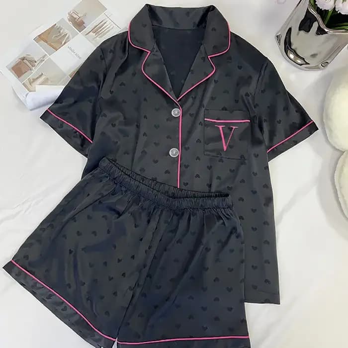 Vêtements de nuit d'été pour femmes: soie glacée Cool-Touch manches courtes Premium noir imprimé coeur