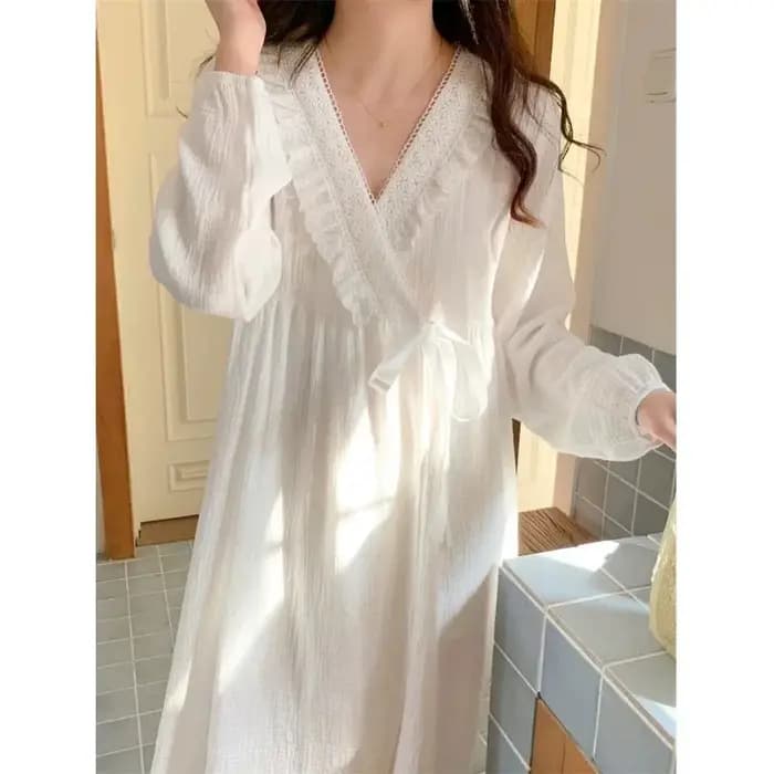 Chemise de nuit longue en coton gaze à volants et bordure en dentelle pour femmes