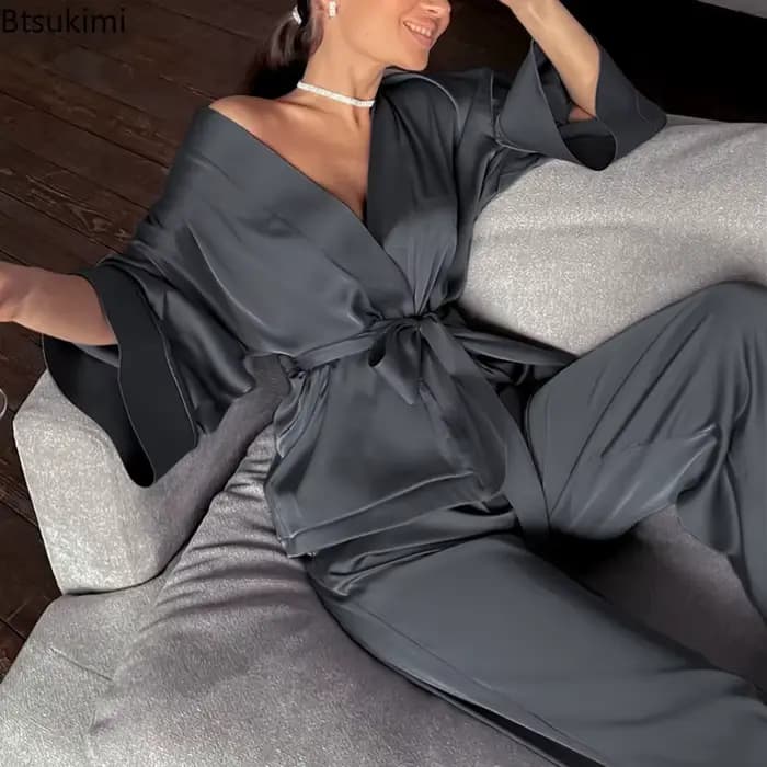 Ensemble pyjama assorti avec ceinture pour femmes