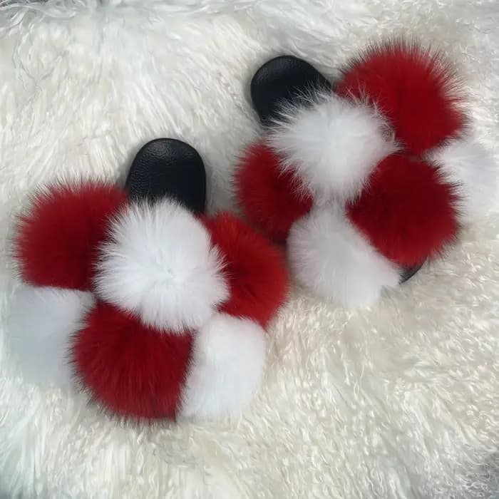 Claquettes moelleuses pour femmes avec pompon en fourrure