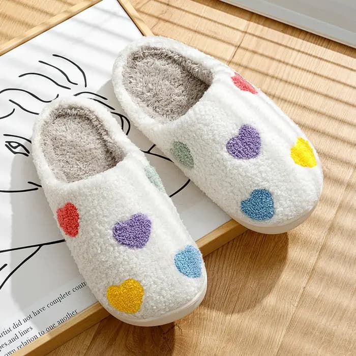 Pantoufles de saint-valentin pour femmes, chaussures d'hiver pour chambre à coucher, mode cœur coloré, chaudes, confortables, concises, chaussures de maison, cadeau pour petite amie
