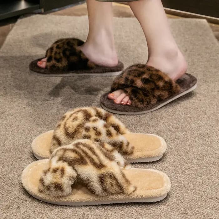 Pantoufles à bout ouvert imprimées léopard pour femmes