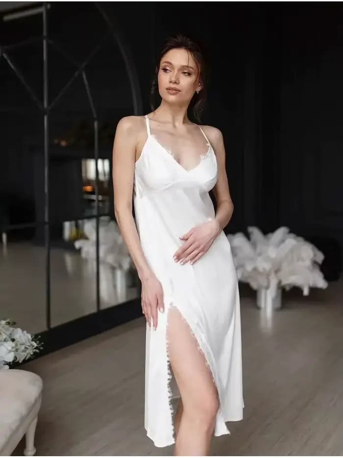 Ensemble de Nuisette et Peignoir en Soie Luxueux pour Femme
