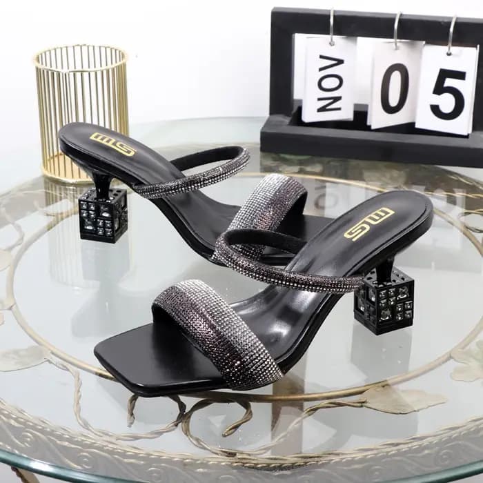 Pantoufles françaises luxueuses pour femmes, nouvelles chaussures de forme spéciale avec strass, tal