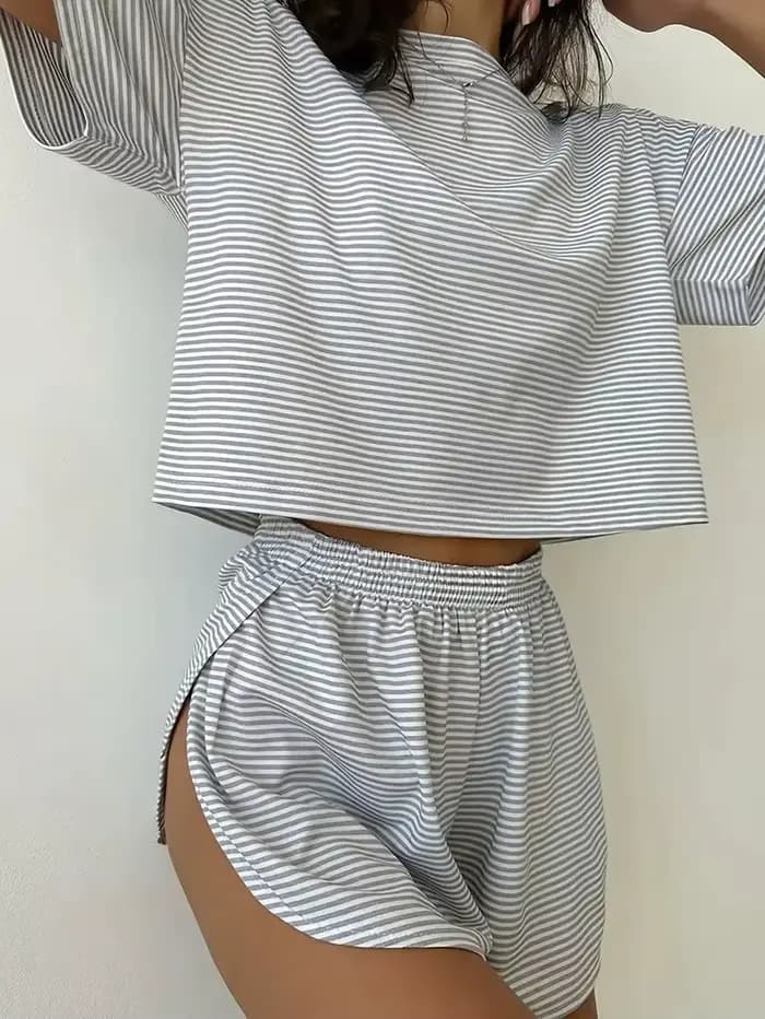 Nouvel ensemble pyjama rayé pour femme 2026 – T-shirt à manches courtes et short 2 pièces pour l'été – Tenue décontractée ample à col rond pour la maison
