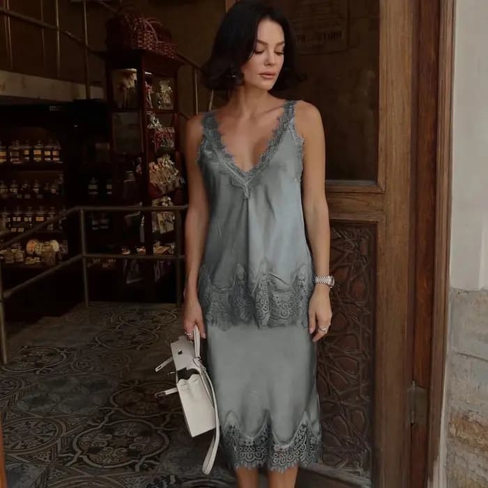 Ensemble 2 pièces Tuularose : Robe longue décontractée en dentelle et caraco tendance pour femme – Idéal pour les vacances et les soirées Y2K