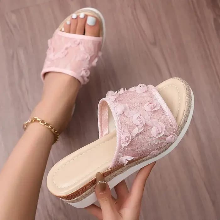 Pantoufles compensées à décor de fleurs roses pour femmes