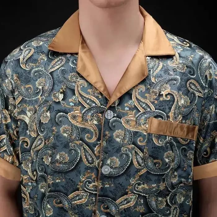 Peignoir avec poche en soie glacée pour homme