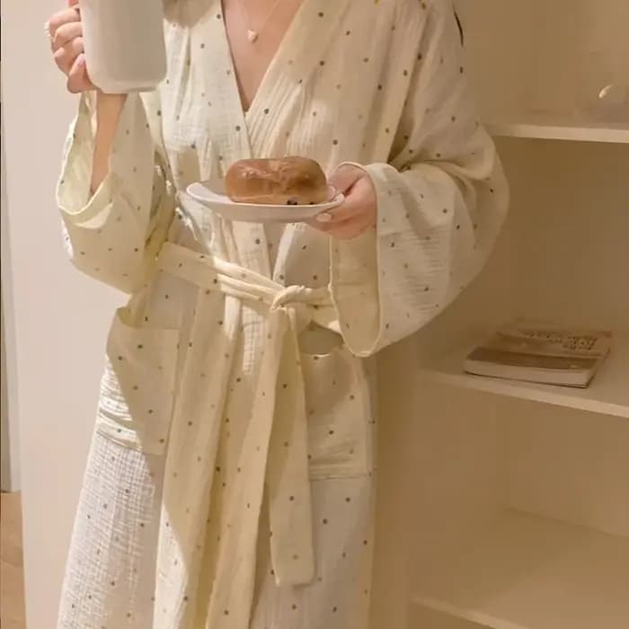 Robe de nuit simple et fraîche à imprimé pois pour femmes
