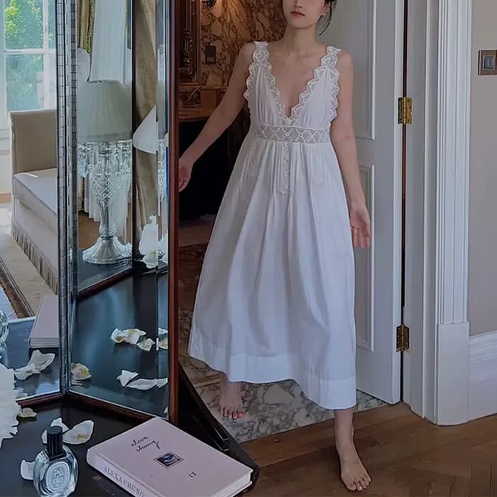 Chemise de nuit sexy à col en V de style français pour femmes