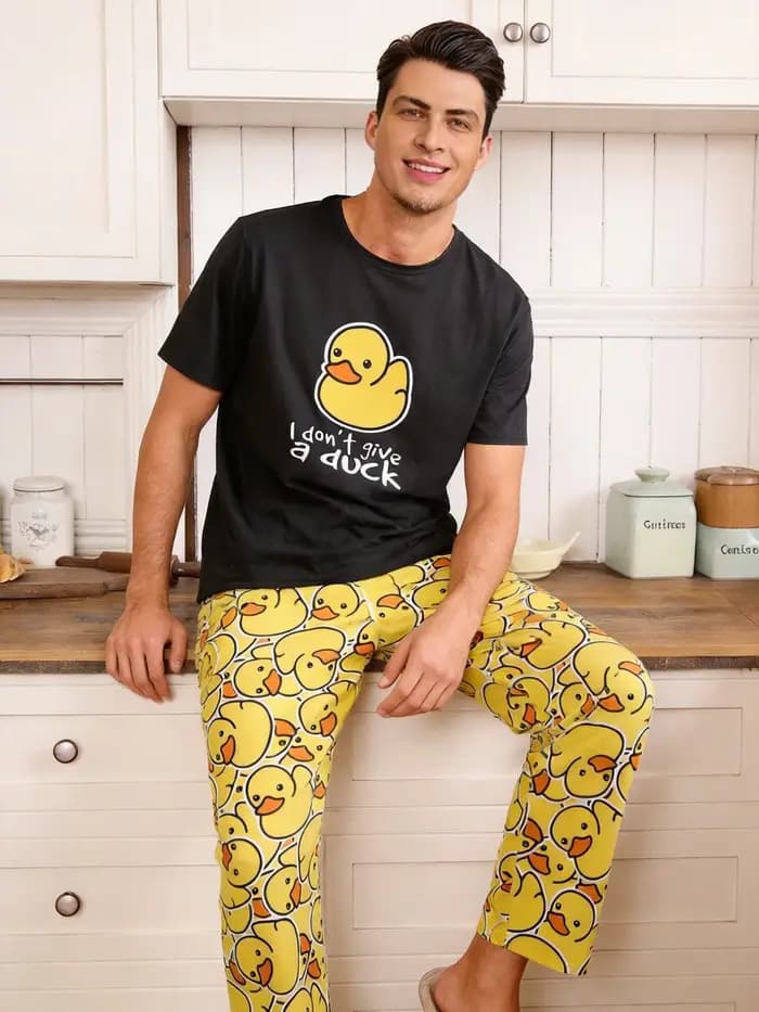 Un ensemble de pyjamas décontractés imprimés de canards