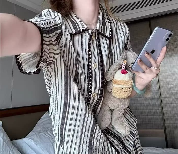 Pyjama rayé 2026 pour femme – Ensemble d'été à manches courtes avec cardigan haut de gamme pour la maison