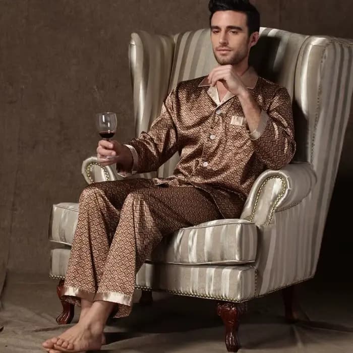 Pyjamas hommes printemps été mince glace soie luxueux coupe ample vêtements de maison costume mâle Satin