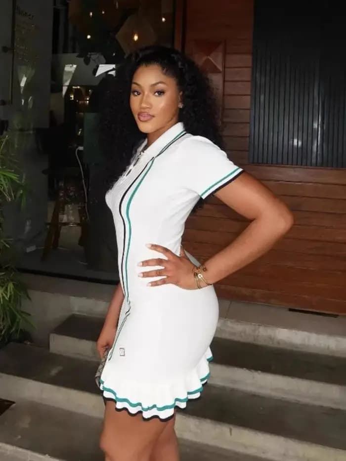 Robe courte tricotée à volants pour l'été, mini robe sexy à col tournant, vêtements de rue pour fête, 2025