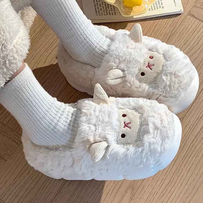 Pantoufles de mouton en peluche pour femmes