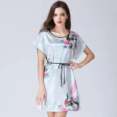 Chemise de nuit sexy en satin à manches courtes pour femmes
