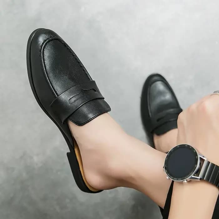 2025 Mules d'été légères hommes demi chaussures pour homme pantoufles en cuir hommes chaussures décontractées mocassins tongs hommes diapositives sandales plates