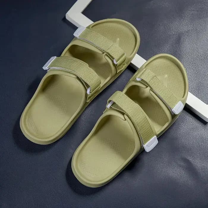 Hommes pantoufles tendance mâle été nouvelle plage en plein air décontracté semelle souple sandales mode femmes intérieur maison Couple antidérapant Slides2023