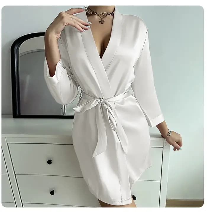 Peignoir Kimono Court en Satin Soyeux pour Femme