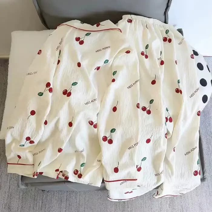 Pyjama imprimé cerise, haut à manches longues et pantalon