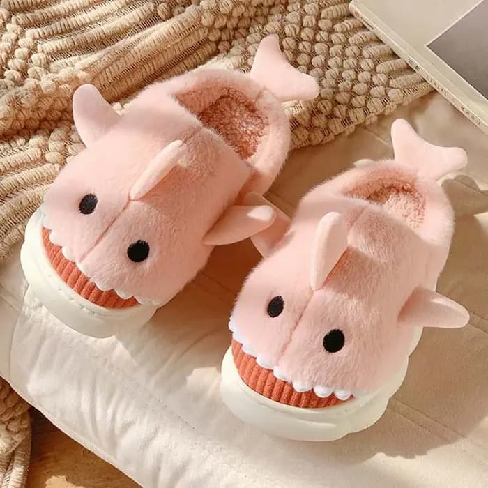 Pantoufles en peluche de requin nuageux mocassins d'hiver moelleux pour intérieur confortables avec semelle plastique et intérieur doux pour maison