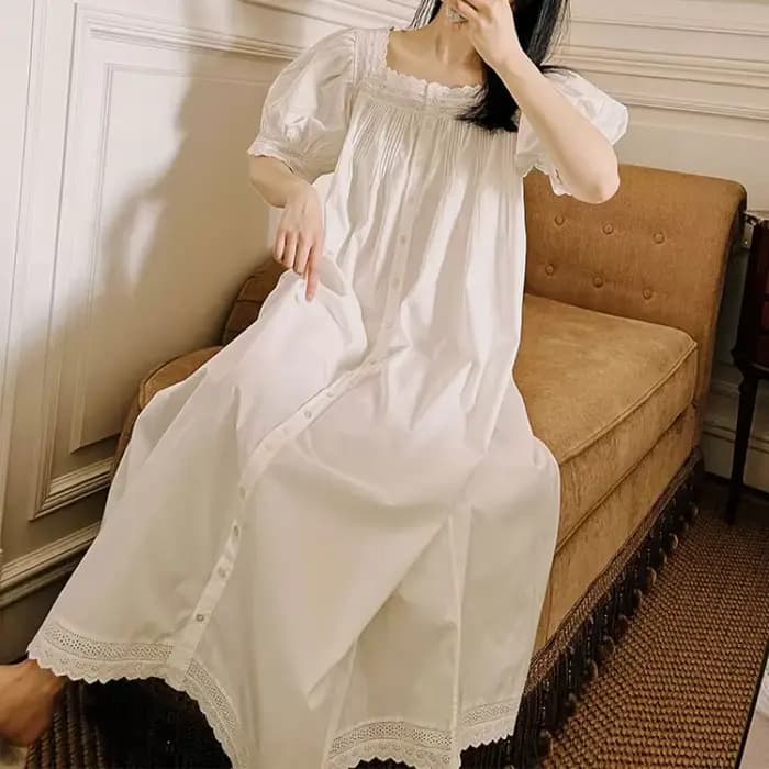 Robe de nuit blanche victorienne pour femmes