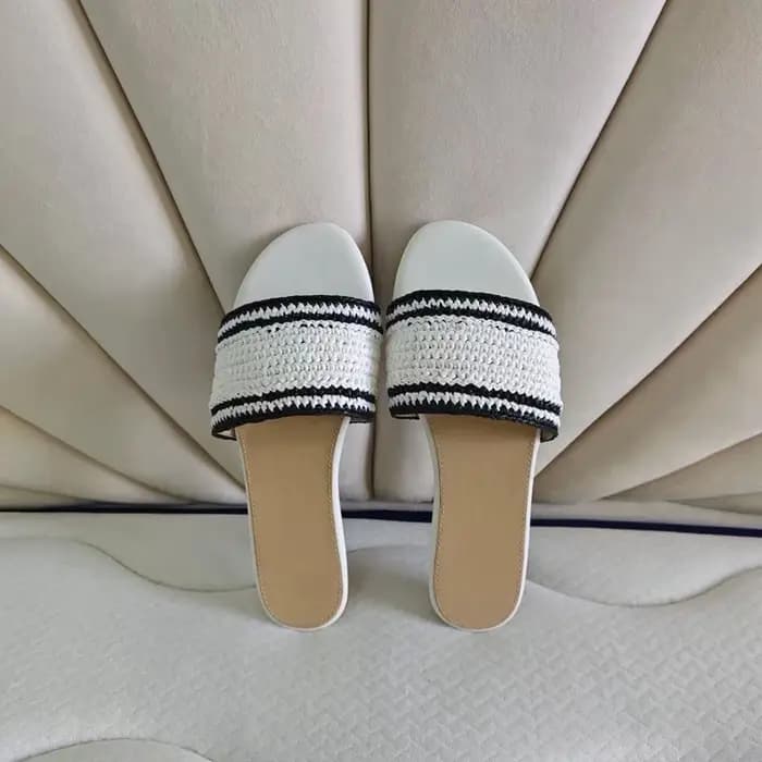 2026 Chaussons d'été pour femmes de haute qualité