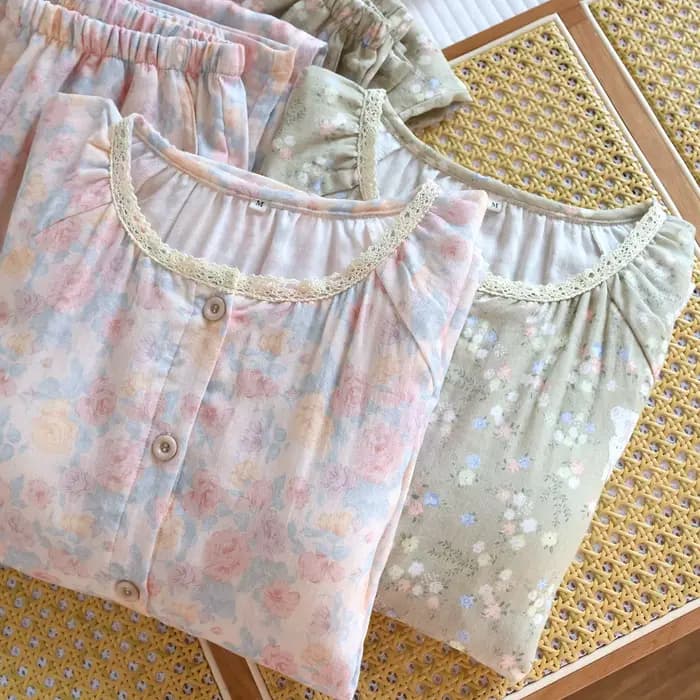 Pyjama en dentelle à fleurs pour femmes avec coussinets de poitrine