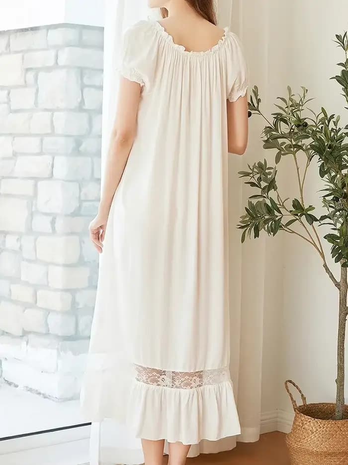Chemise de nuit blanche à volants en coton pour femmes