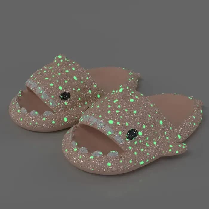 Pantoufles de requin lumineuses pour couples, chaussures d'été à la mode pour la maison et la plage,