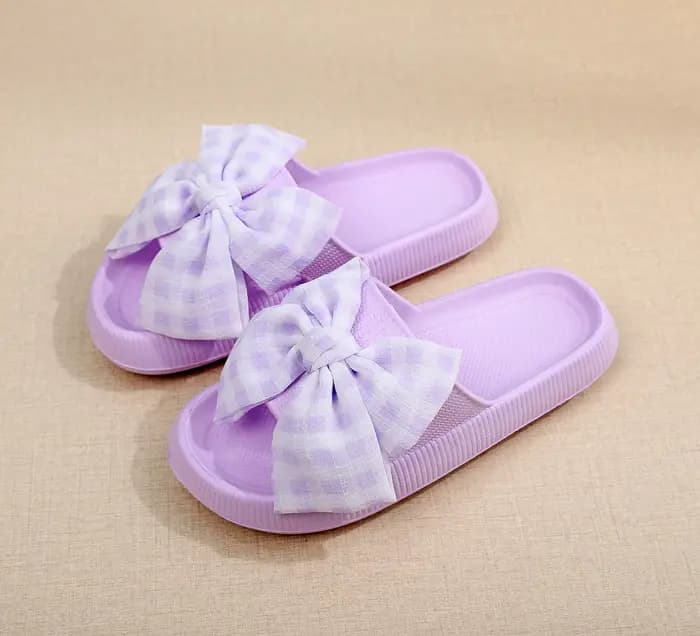 Pantoufles d'été à carreaux violets et blancs pour femmes, mignonnes, avec semelle souple, polyvalen