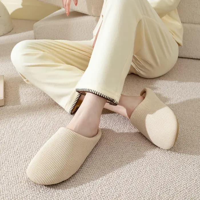 Chaussons d'intérieur simples et unis pour femmes