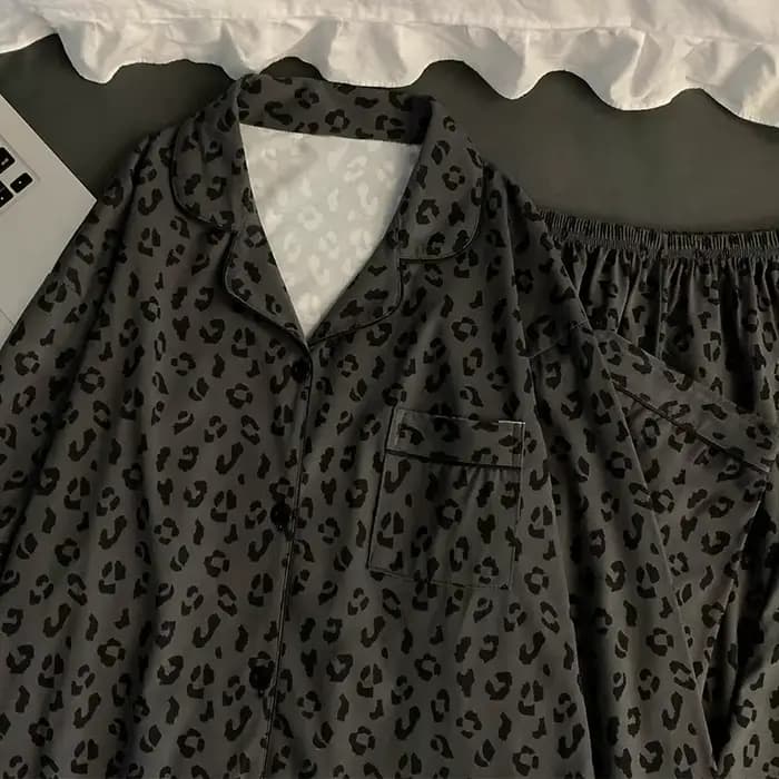 Ensemble de pyjama de luxe français à imprimé léopard pour femme