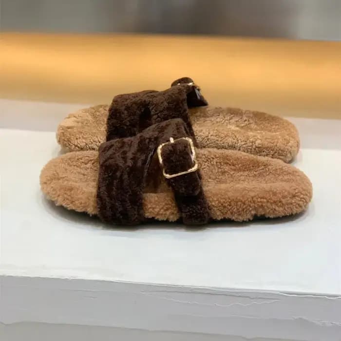 Chaussons d'intérieur en fourrure moelleuse pour femmes