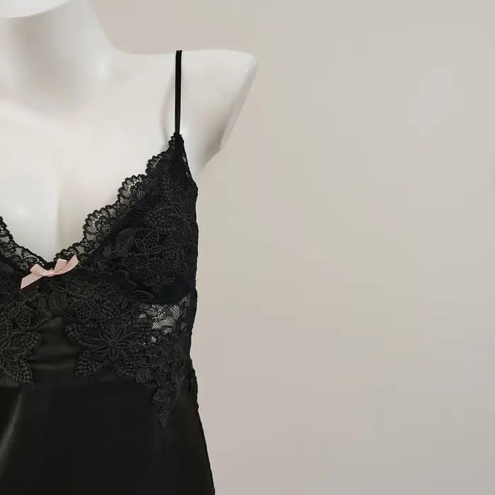 Chemise de nuit une pièce en V profond pour femmes
