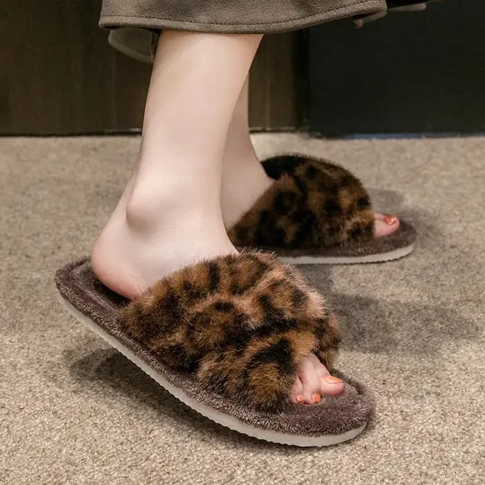 Pantoufles à bout ouvert imprimées léopard pour femmes