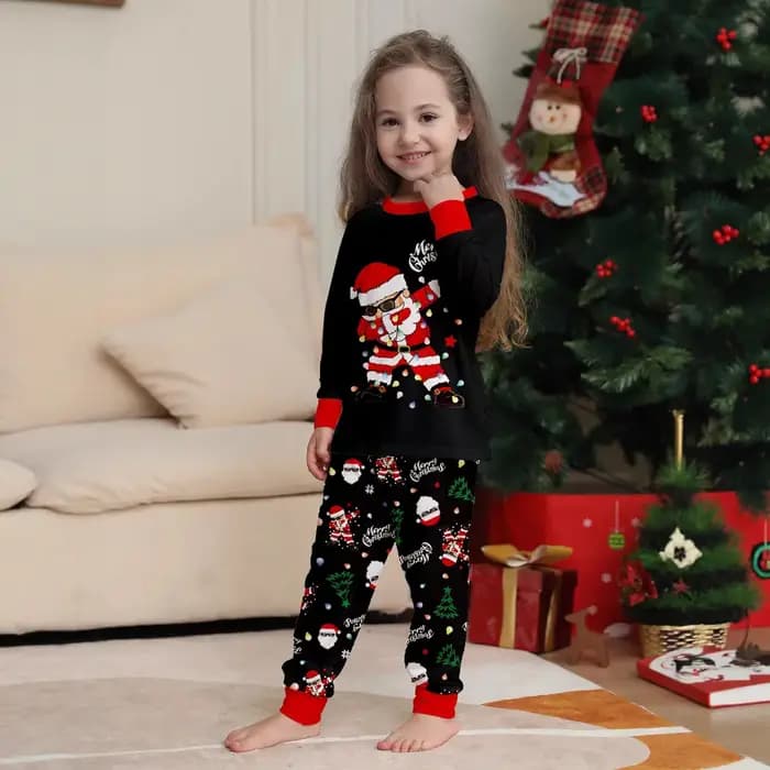 2025 nouveau pyjama de noël assorti pour la famille imprimé père noël ensemble de pyjama pour adultes et enfants vêtements de nuit doux Look de famille de noël Pjs