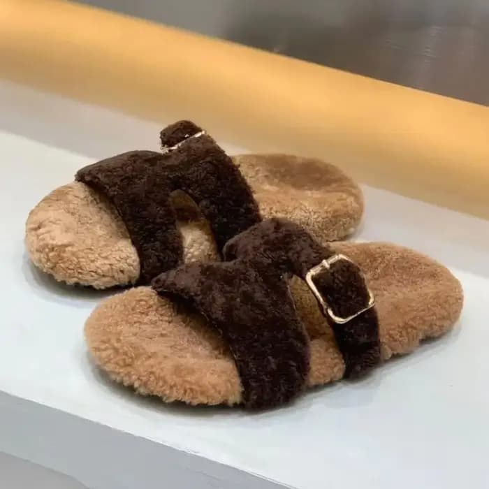 Chaussons d'intérieur en fourrure moelleuse pour femmes