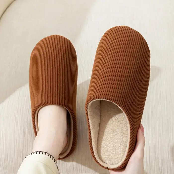 Chaussons d'intérieur simples et unis pour femmes