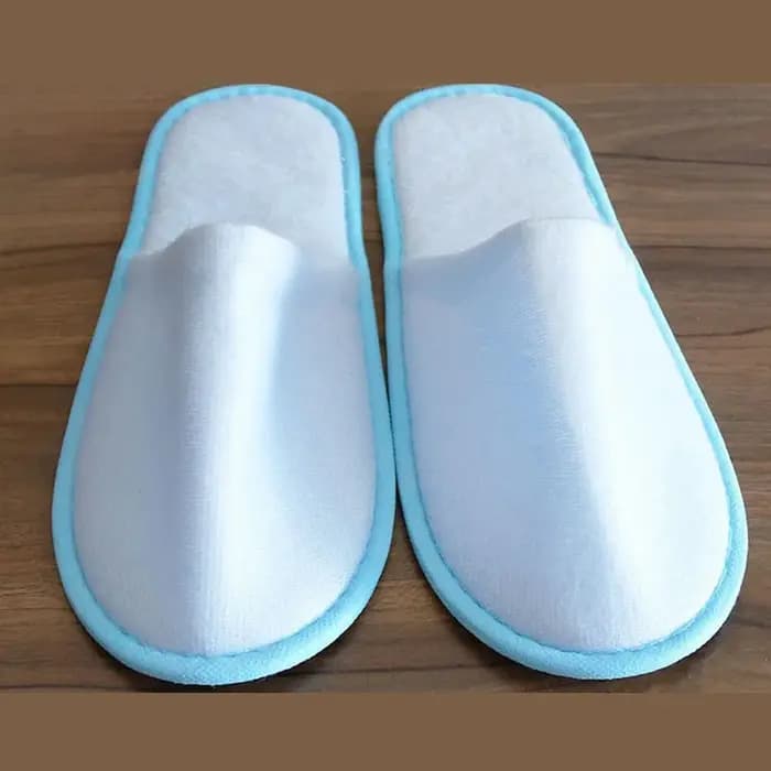 10 paires de pantoufles luxueuses en peluche pour femmes et hommes
