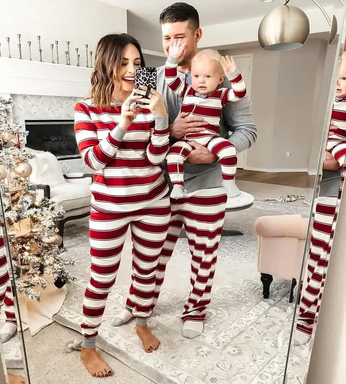 Joyeux Noël 2025 Mère Père Enfants Ensemble de pyjamas assortis Rayé Pyjama ample décontracté