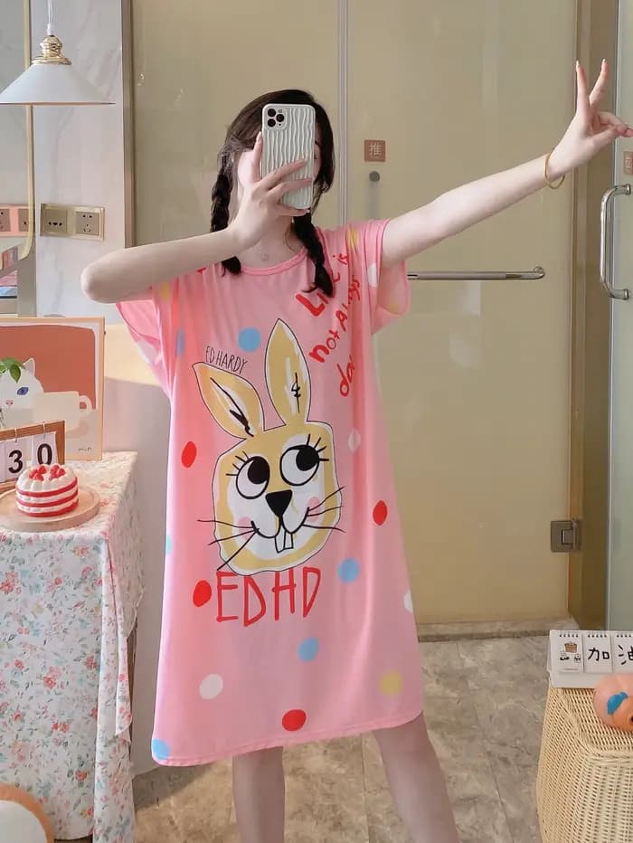 Pyjama décontracté rose à motif de lapin de dessin animé