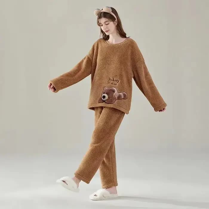 Ensemble de pyjama à imprimé cerises pour femmes, automne-hiver, nouveau, chaud, col rond, vêtements de nuit, style coréen, doux et mignon, vêtements de détente pour la maison.