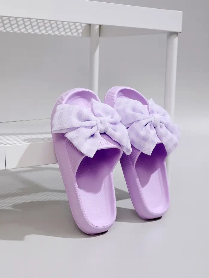 Pantoufles d'été à carreaux violets et blancs pour femmes
