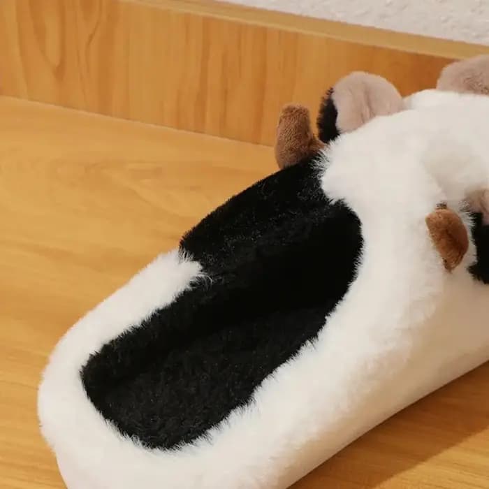 1 paire de pantoufles en peluche de vache antidérapantes