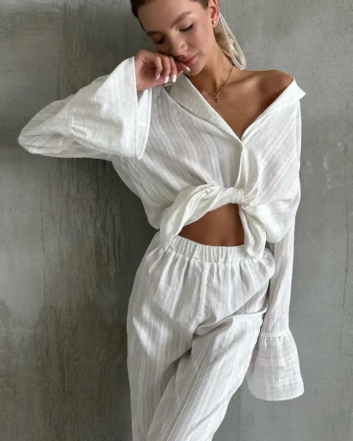 Ensemble de Nuit Décontracté 2 Pièces pour Femme – Chemise de Nuit à Manches Longues et Pantalon Ample à Col Rabattu – Vêtements d'Intérieur Confortables pour Dames