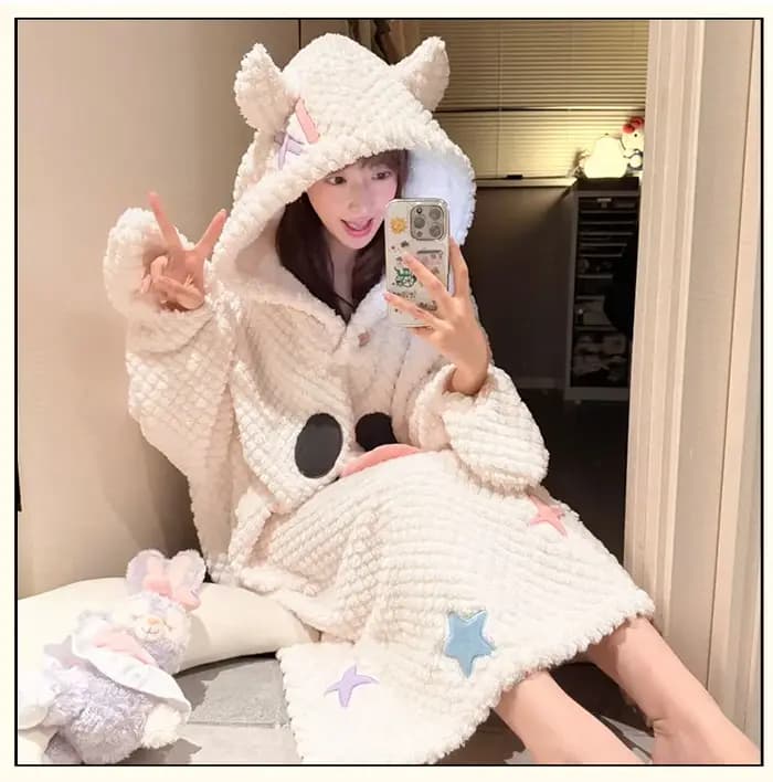 Pyjama d'hiver pour femme, doublé polaire, motif visage amusant et original, imprimé ananas, robe de nuit chaude à capuche, vêtements d'intérieur