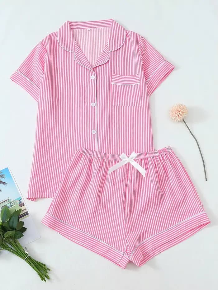 Pyjama classique rayé avec imprimé nœud pour femme