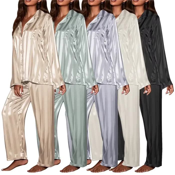 Ensemble pyjama rayé pour femmes
