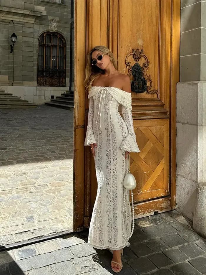 Robe longue à manches évasées à lacets pour femmes